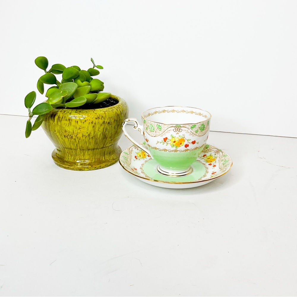 VINTAGE Royal Grafton Bone China Teacup & Saucer – Green Gold Floral England - Picture 2 of 7